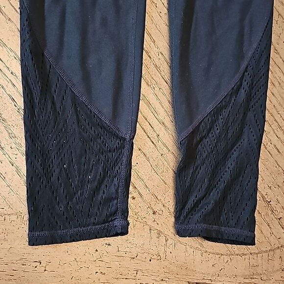 Black maternity leggings size S by Gap Blackout technology - Picture 4 of 13